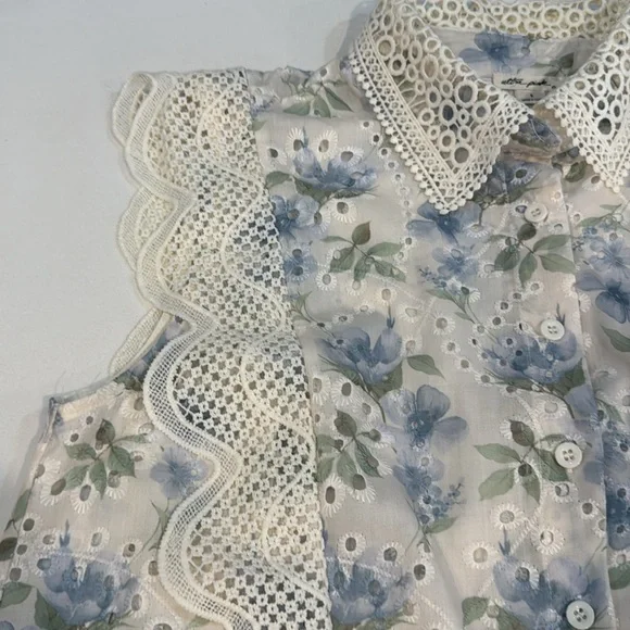 Ultra Pink Blue Floral Lace women’s Blouse. Size S - Picture 4 of 6